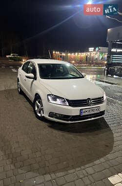 Седан Volkswagen Passat 2011 в Коростене