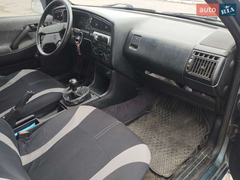 Универсал Volkswagen Passat 1988 в Днепре