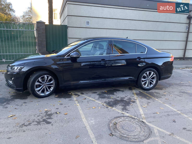 Седан Volkswagen Passat 2020 в Виннице