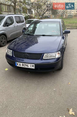 Седан Volkswagen Passat 2000 в Вишгороді
