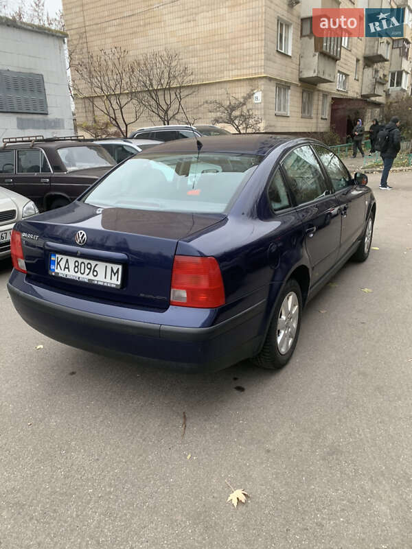 Седан Volkswagen Passat 2000 в Вишгороді