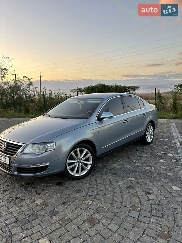 Седан Volkswagen Passat 2010 в Ужгороде