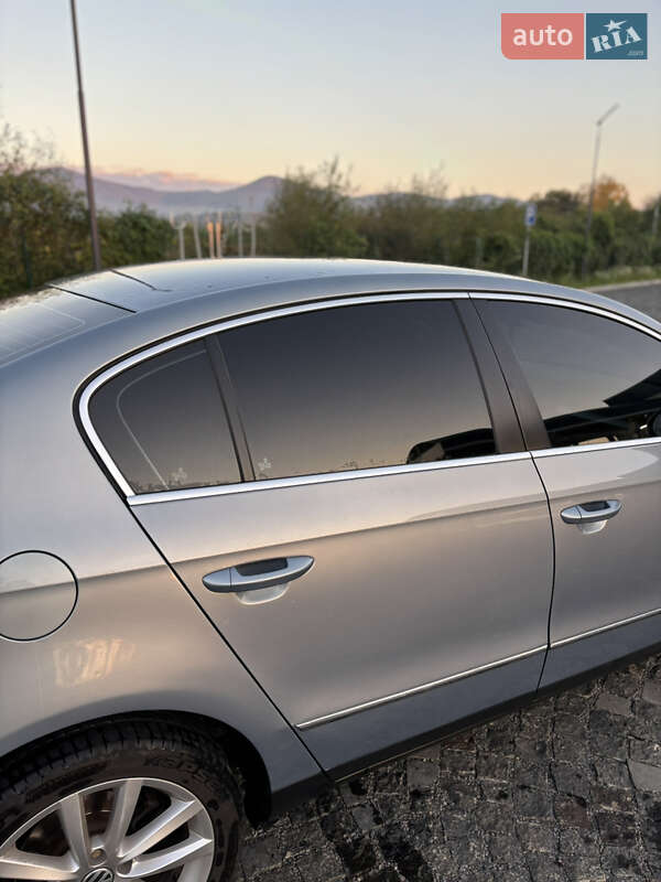 Седан Volkswagen Passat 2010 в Ужгороде