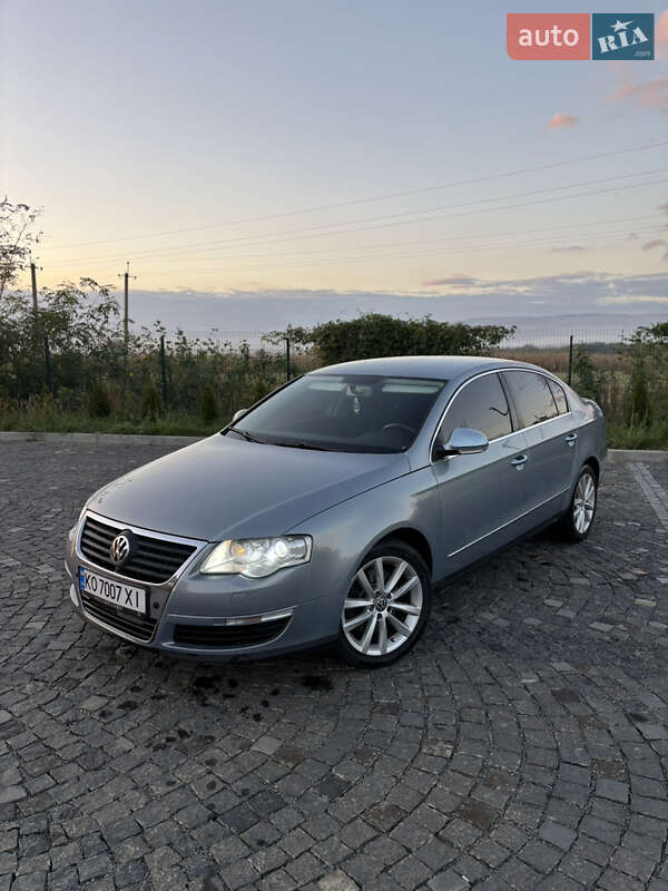 Седан Volkswagen Passat 2010 в Ужгороде