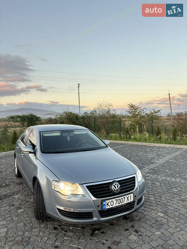 Седан Volkswagen Passat 2010 в Ужгороде