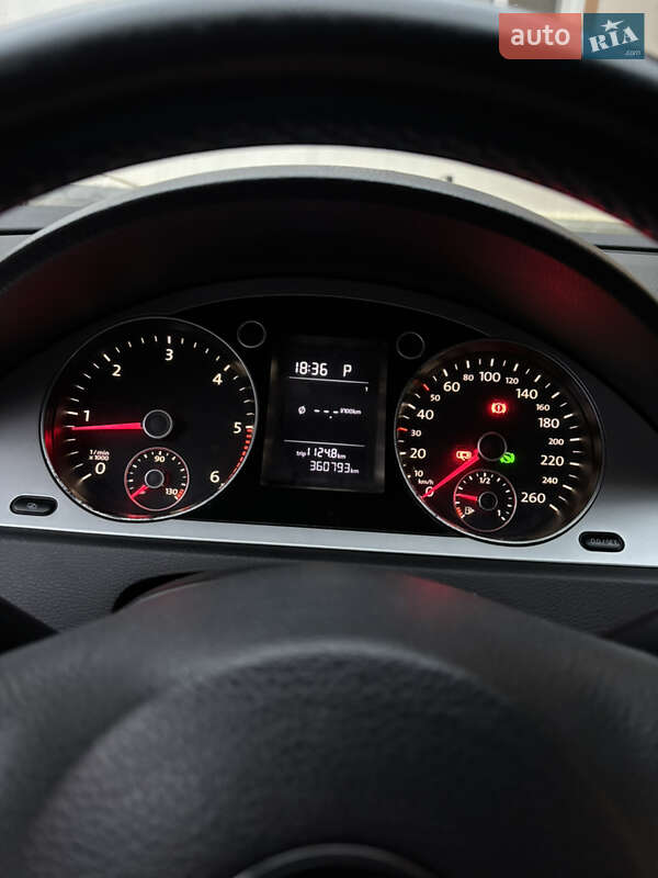 Седан Volkswagen Passat 2010 в Ужгороде