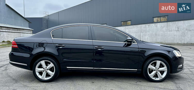 Седан Volkswagen Passat 2012 в Киеве