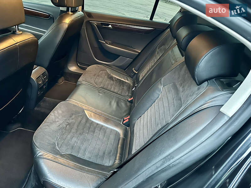 Седан Volkswagen Passat 2012 в Киеве