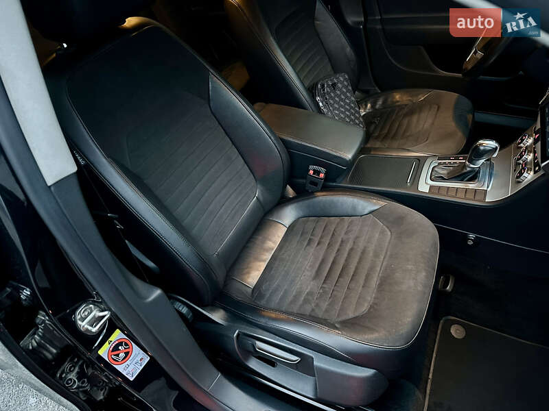 Седан Volkswagen Passat 2012 в Киеве