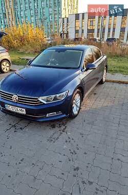 Седан Volkswagen Passat 2016 в Львове