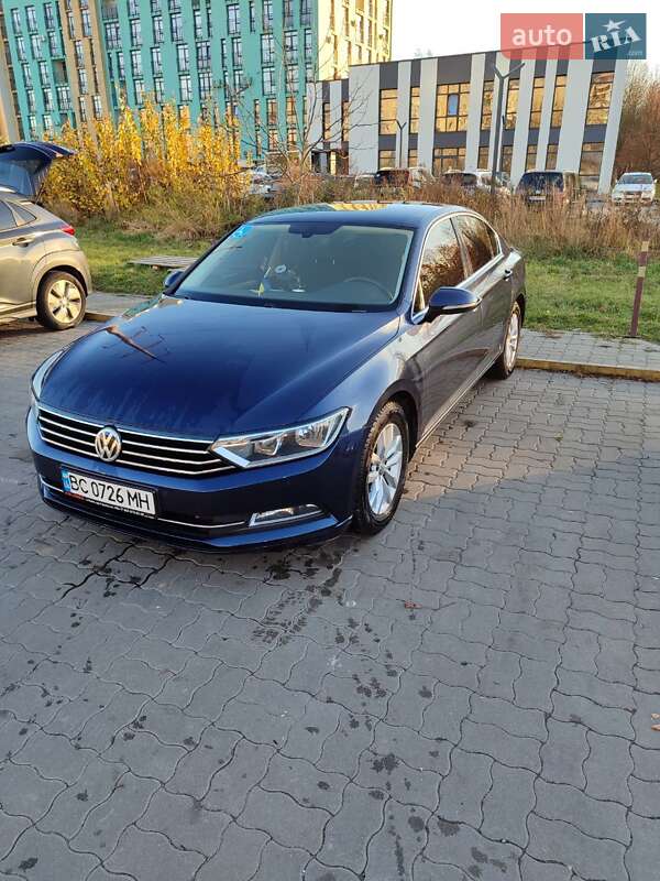 Седан Volkswagen Passat 2016 в Львове фото Седан Volkswagen Passat 2016 в Львове