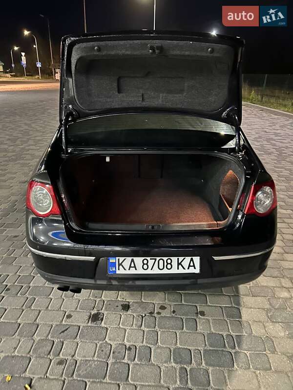 Седан Volkswagen Passat 2009 в Рокитном