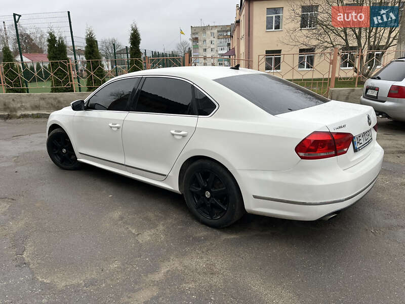 Седан Volkswagen Passat 2013 в Полонному