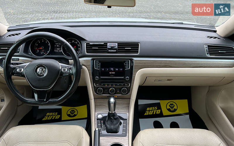 Седан Volkswagen Passat 2017 в Львові