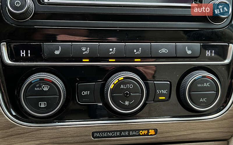 Седан Volkswagen Passat 2017 в Львові