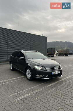 Универсал Volkswagen Passat 2011 в Львове