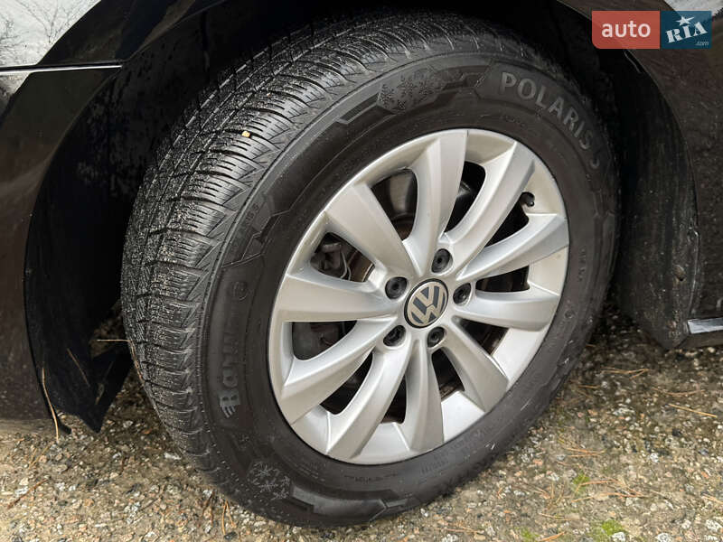 Седан Volkswagen Passat 2014 в Киеве