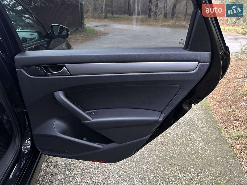 Седан Volkswagen Passat 2014 в Киеве