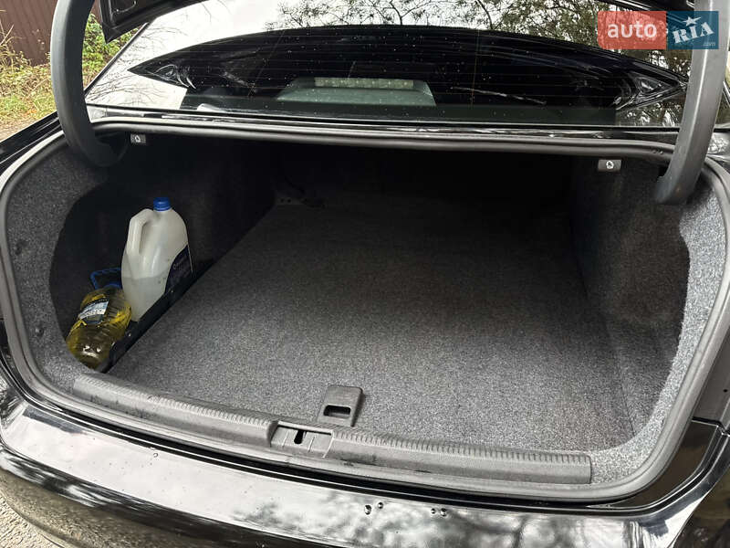 Седан Volkswagen Passat 2014 в Киеве