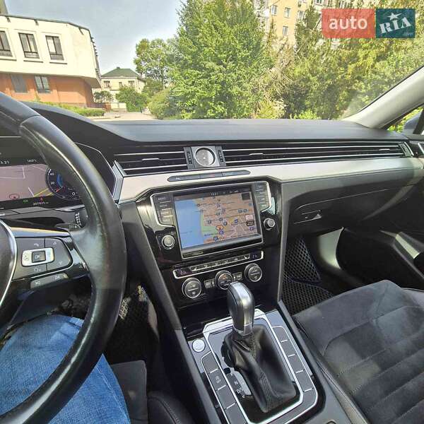 Универсал Volkswagen Passat 2015 в Тернополе