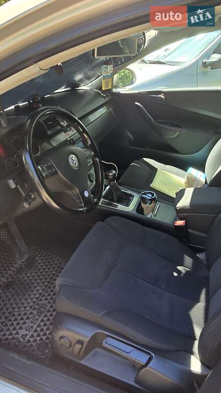 Седан Volkswagen Passat 2006 в Киеве