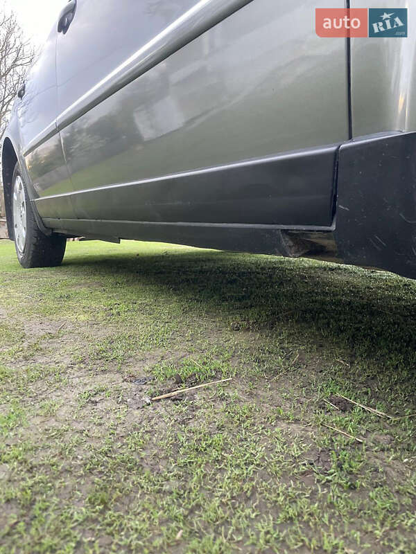 Седан Volkswagen Passat 2004 в Львові фото 16 Седан Volkswagen Passat 2004 в Львові