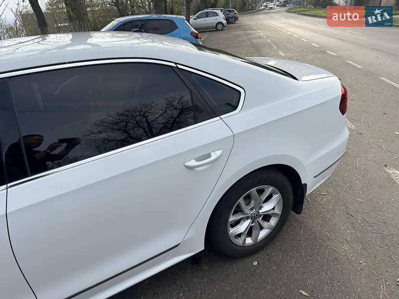 Седан Volkswagen Passat 2016 в Одессе
