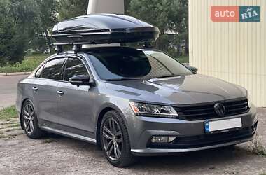 Седан Volkswagen Passat 2018 в Киеве
