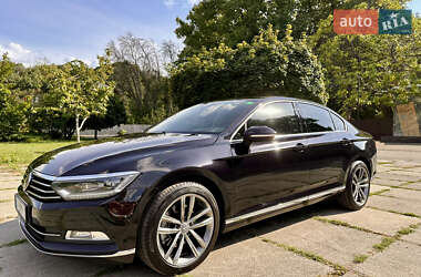 Седан Volkswagen Passat 2018 в Києві