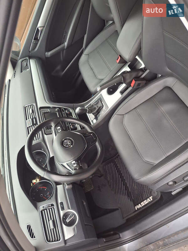 Седан Volkswagen Passat 2018 в Виннице