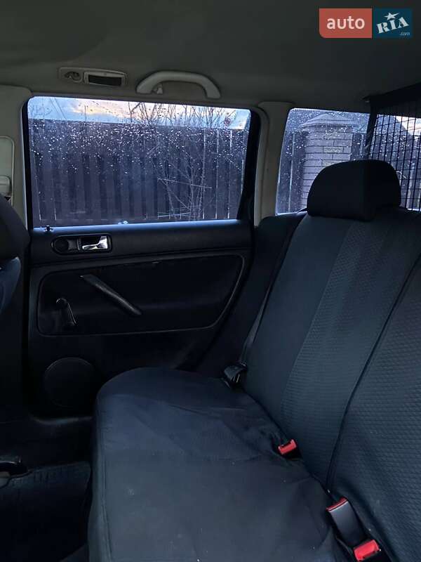 Универсал Volkswagen Passat 2002 в Сторожинце