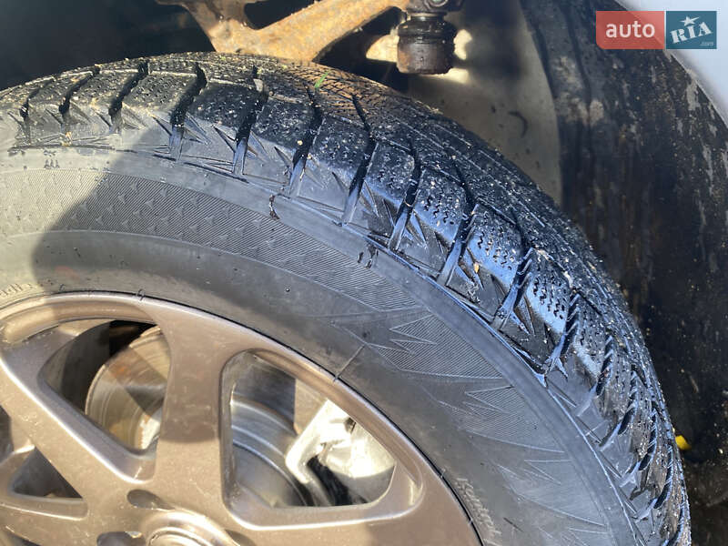 Седан Volkswagen Passat 1999 в Волочиске