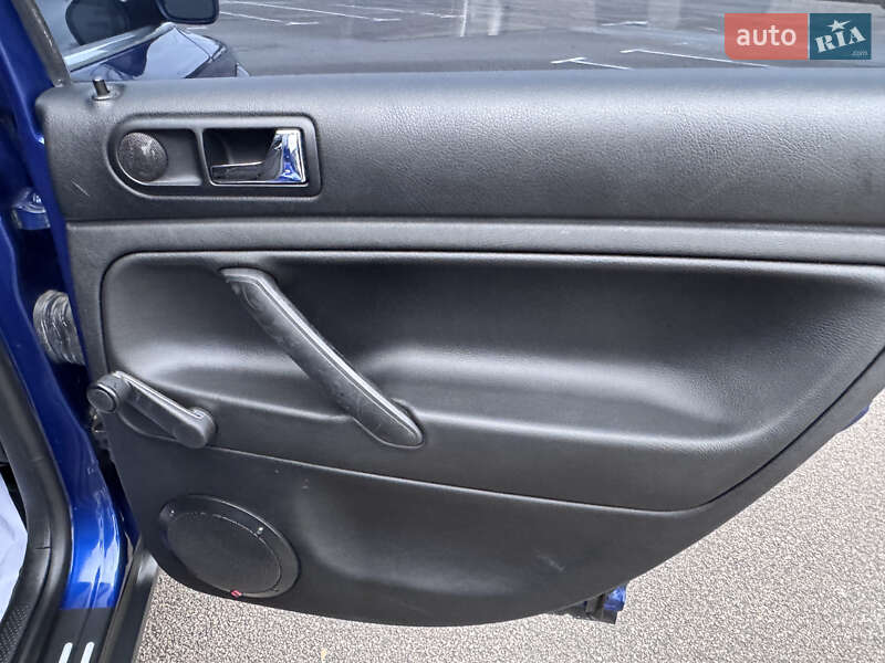 Универсал Volkswagen Passat 2003 в Киеве