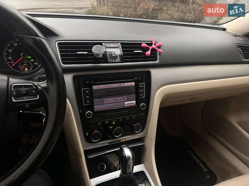 Седан Volkswagen Passat 2013 в Сумах