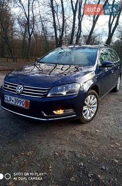 Універсал Volkswagen Passat 2011 в Сумах