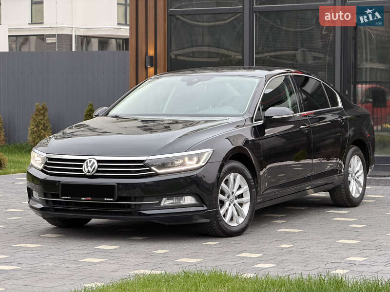 Седан Volkswagen Passat 2015 в Ужгороде