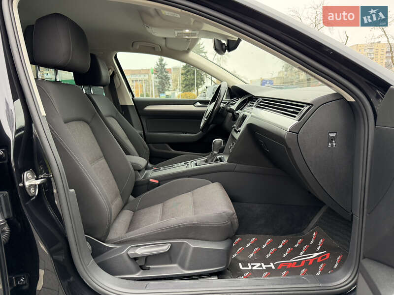 Седан Volkswagen Passat 2015 в Ужгороде