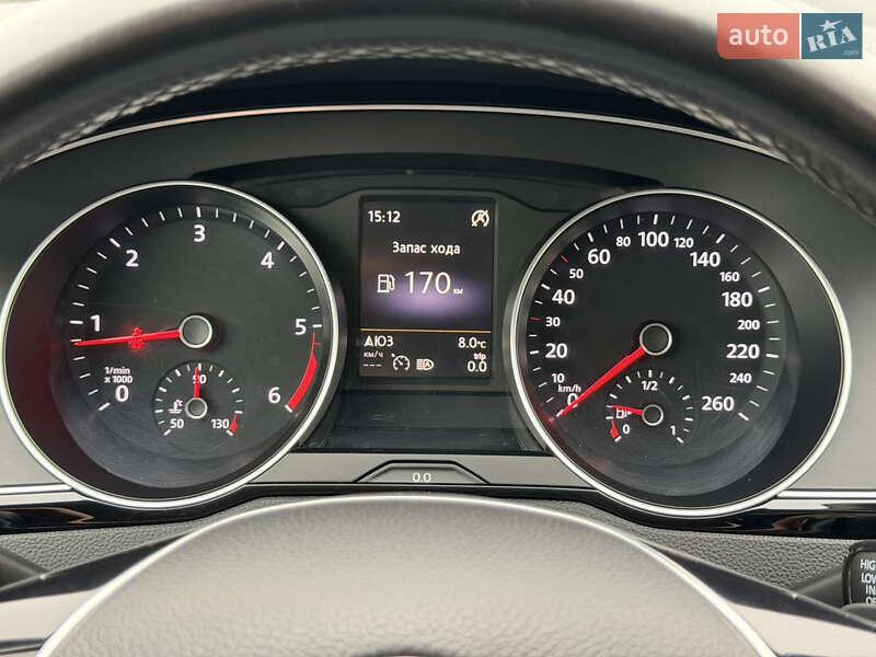 Седан Volkswagen Passat 2015 в Ужгороде