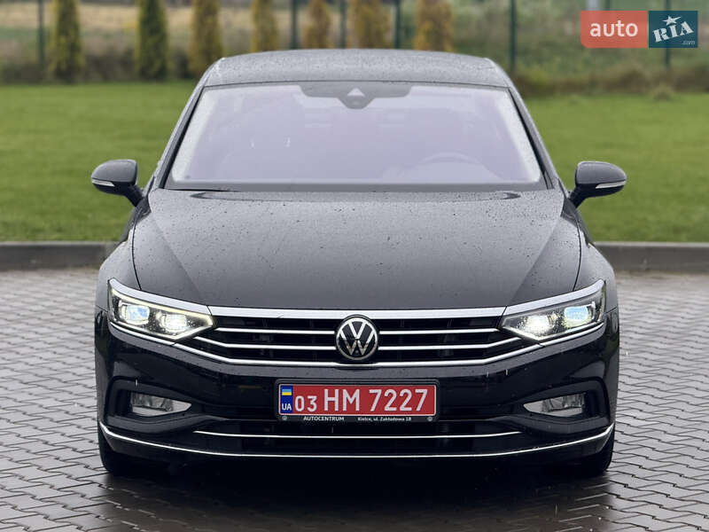 Седан Volkswagen Passat 2020 в Луцьку