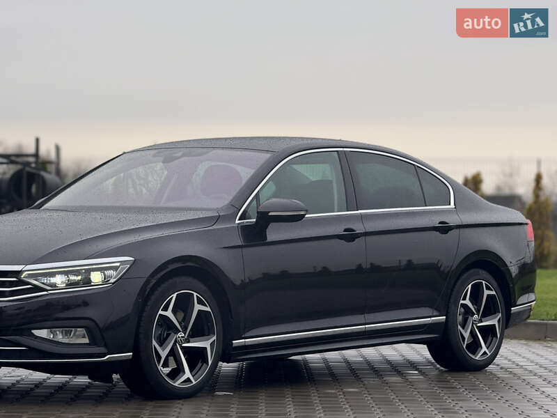 Седан Volkswagen Passat 2020 в Луцьку