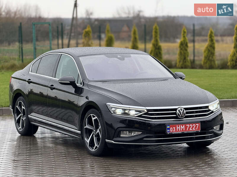 Седан Volkswagen Passat 2020 в Луцьку