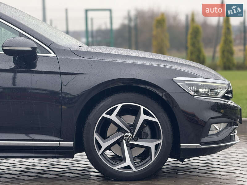 Седан Volkswagen Passat 2020 в Луцьку