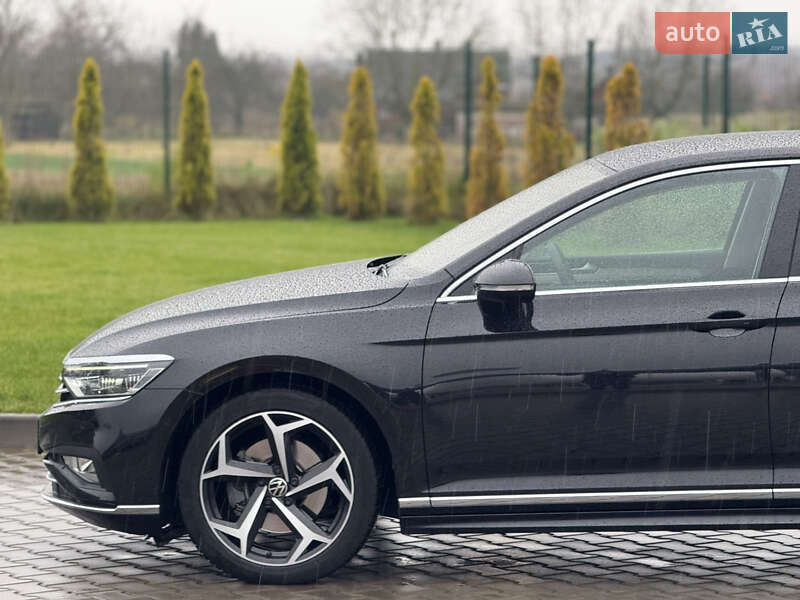 Седан Volkswagen Passat 2020 в Луцьку