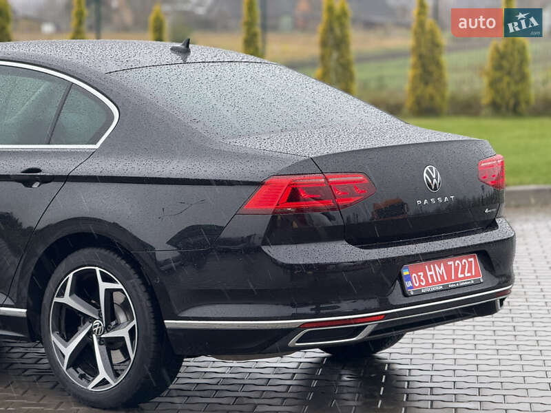 Седан Volkswagen Passat 2020 в Луцьку