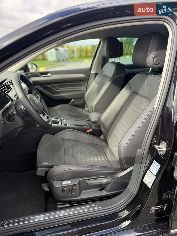 Седан Volkswagen Passat 2020 в Луцьку