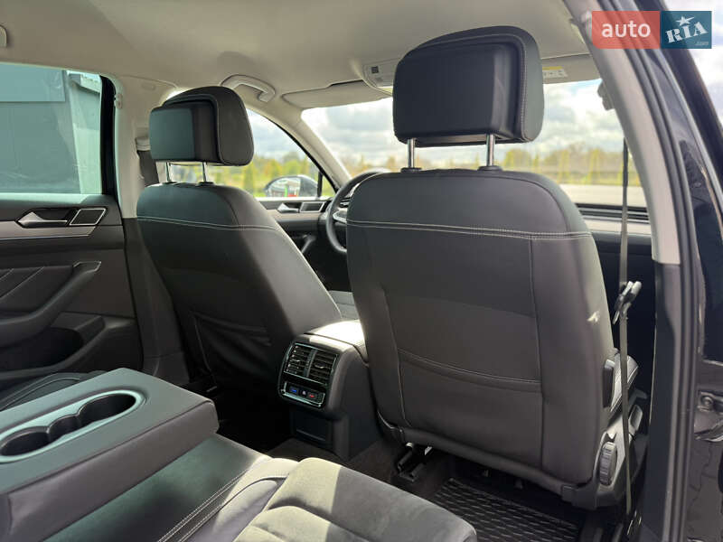 Седан Volkswagen Passat 2020 в Луцьку