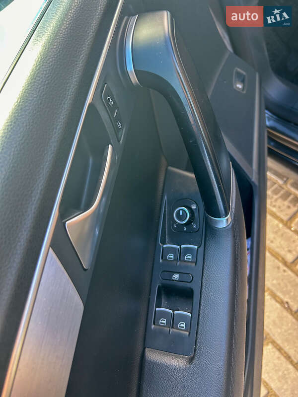 Седан Volkswagen Passat 2012 в Долине