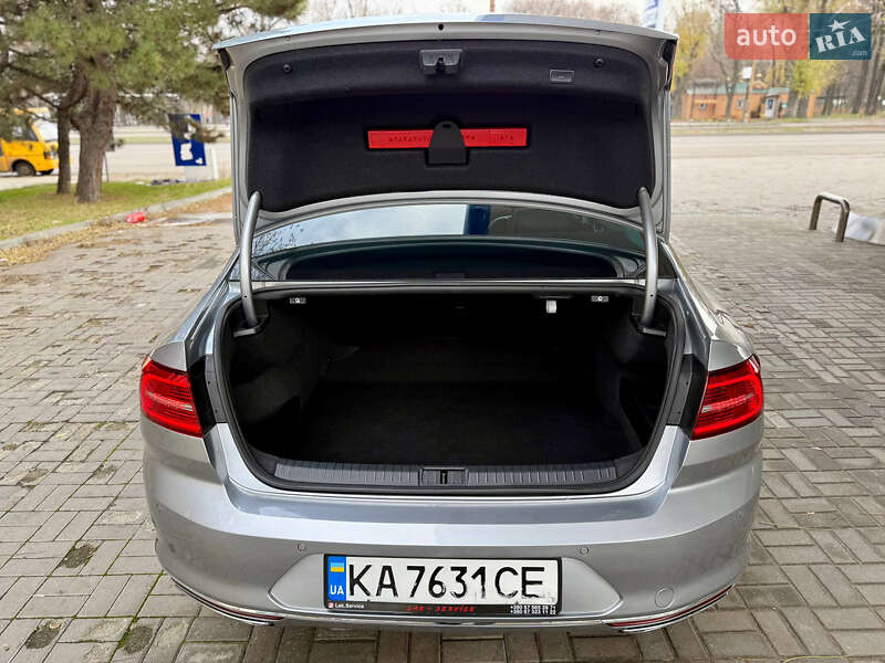 Седан Volkswagen Passat 2018 в Дніпрі фото 16 Седан Volkswagen Passat 2018 в Дніпрі