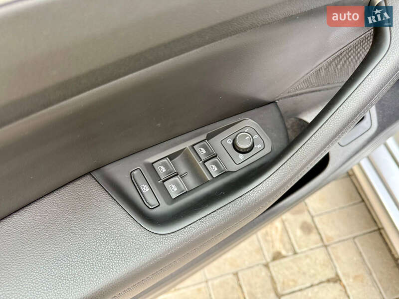 Седан Volkswagen Passat 2018 в Дніпрі фото 21 Седан Volkswagen Passat 2018 в Дніпрі