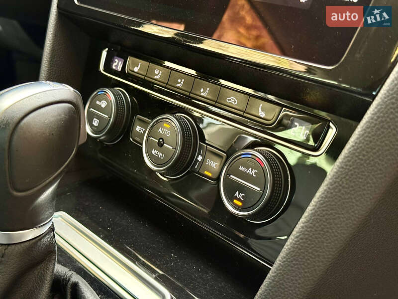 Седан Volkswagen Passat 2018 в Днепре